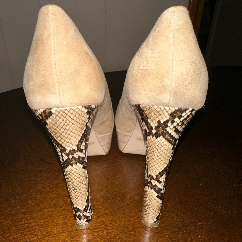 Round toe Jessica Simpson pumps - Picture 3 of 4